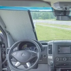 Remis Remifront Front screen Sprinter 2007 on 31377 Motorhome SC242F